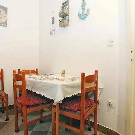Stanici 12723b Omiš